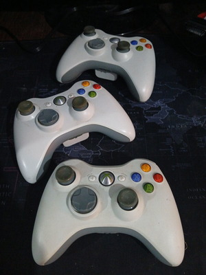 Xbox 360 controllers used, 3 pieces, 2 genuine 1 OEM for repair or parts