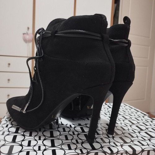 Stiletto heel ankle boots like new, size 37, black