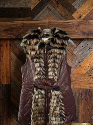 Women's sleeveless vest like new, brown faux leather with fur