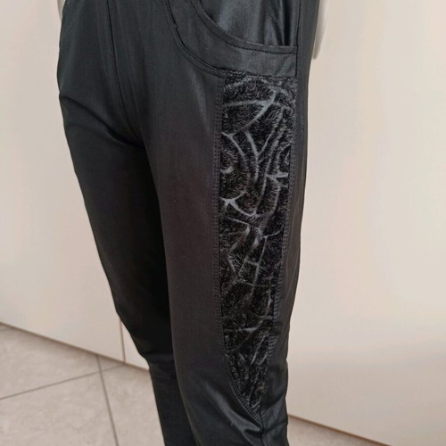 Black women's leatherette-style leggings XL-XXL like new