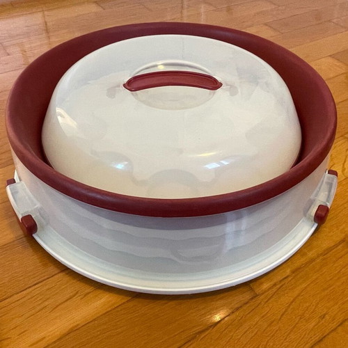 Collapsible cake or cupcake carrier like new