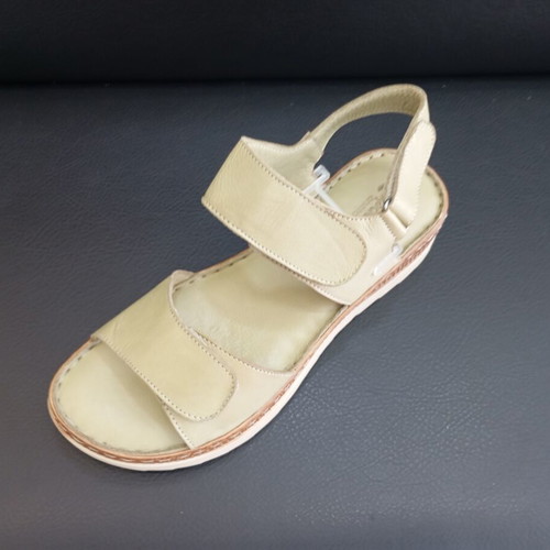 Leather platform sandals new, soft green color, size 37