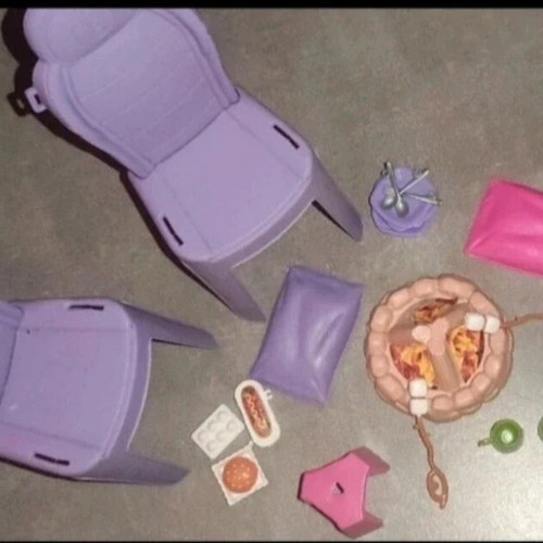 Barbie accessories like new
