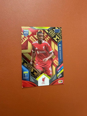 FIFA 365 Adrenalyn 2026 Momentum Alexander Isak card new