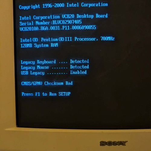 Intel Pentium III E 700 MHz processor with original cooling system