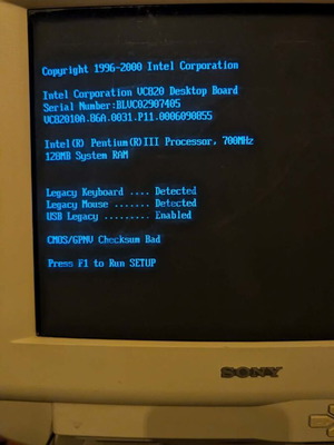 Intel Pentium III E 700 MHz processor with original cooling system