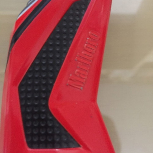 Marlboro lighter like new