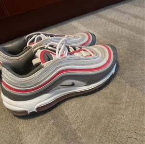 Nike air max 97 νουμερο 38 καλή κατασταση με καποια σημαδια