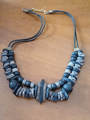 Necklace and earrings set like new, black and gray