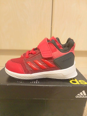 Adidas Performance RAPIDARUN baby shoes no 21 red black like new