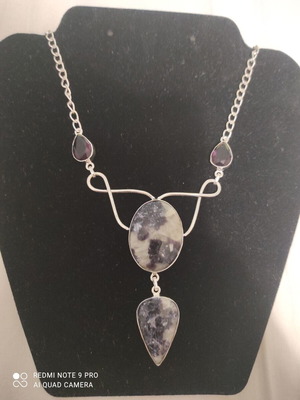 Handmade necklace with charoite and amethyst stones, new, 45 cm chain