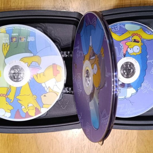 The Simpsons DVD like new, 8 DVDs with deluxe case