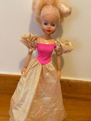 Bibi Bo first period used doll with original second period dress