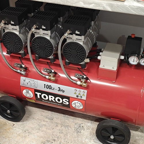 Toros Silent Oil-Free Αεροσυμπιεστής 100Lt 3HP σαν καινούργιος