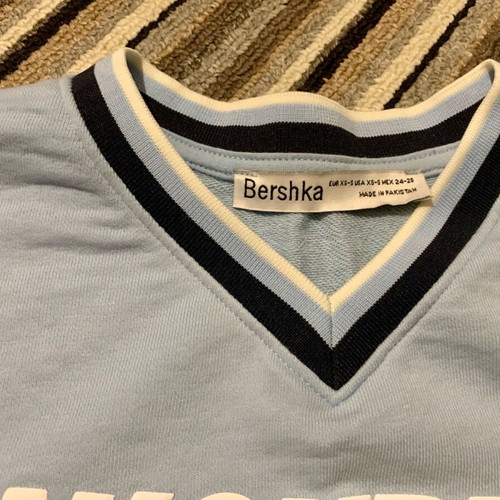 Bershka thin short sweatshirt oversized like new