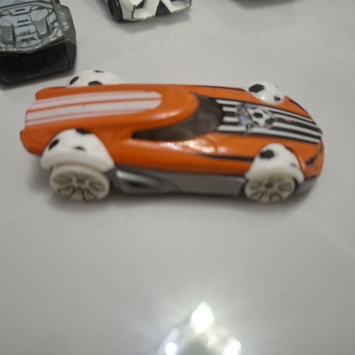 Hot Wheels toy car set of 5 with 1 orange bonus