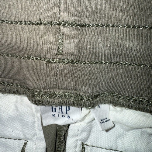 GAP Cargo shorts for 6 years boy like new, gray and beige