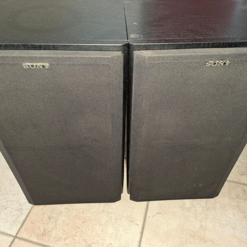 Sony SS D-305 floor speakers like new