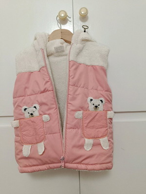 Sleeveless fur vest used, pink with teddy bears for 4 years old