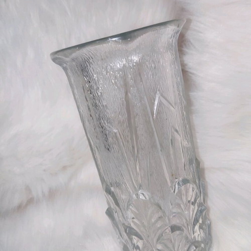 Vintage Italian Fidenza vase 1980 like new, pressed glass