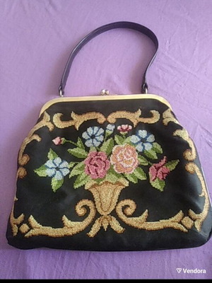 Retro hand-embroidered handbag 1950 used vintage personal item