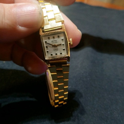 BENO 19 Rubis Incabloc Suisse women's manual wristwatch new with bracelet