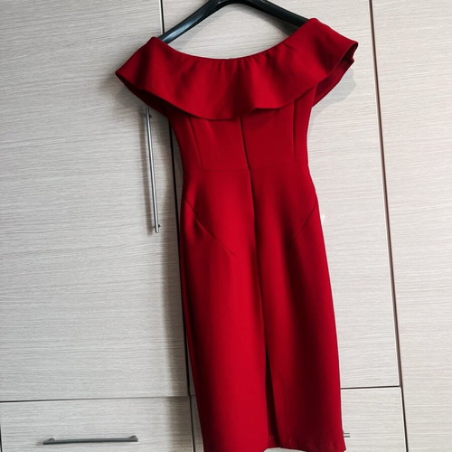 Zara red dress with off-shoulder design -  25,00 - Vendora.cy