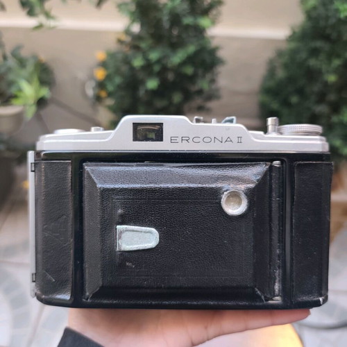 Ercona II camera used with leather case