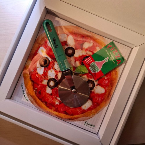 Pizza recipe book with special cutting knife new