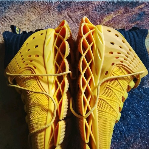 Superplay Athletic Shoes like new, gym and basketball