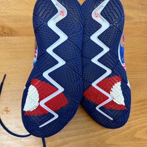 Nike Kyrie πολύχρωμα αθλητικά σαν καινούργια, μέγεθος 44