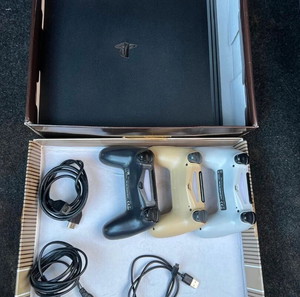 Ps4 pro + 3 контролера