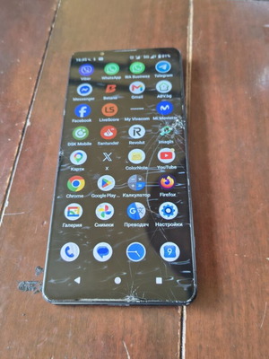 Sony Xperia 1VI употребяван с напукан дисплей, 256GB, две SIM карти