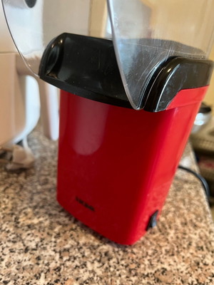 Popcorn machine works properly