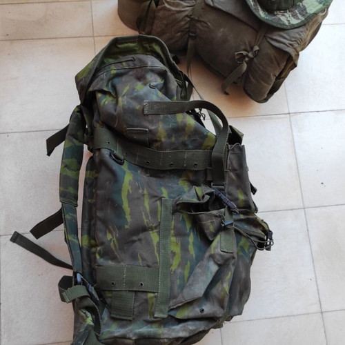 Special Forces lot: bergen, liner, sleeping bag, hat