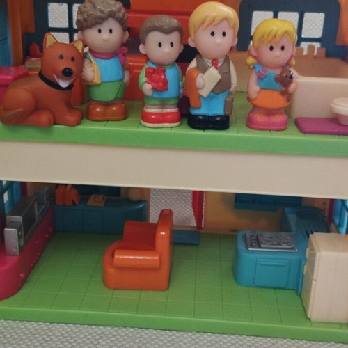 ELC Happyland playset with five figures and sounds like new