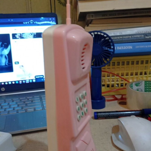 Pink plastic vintage pencil case in wireless phone shape, like new