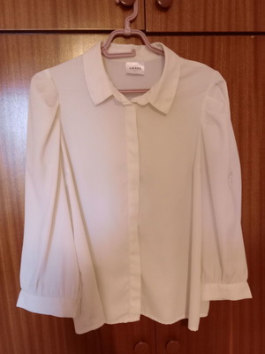 Aware women's shirt size M like new, white and beige