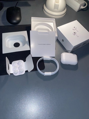 Apple AirPods Pro 2ης γενιάς με θήκη φόρτισης MagSafe καινούργια