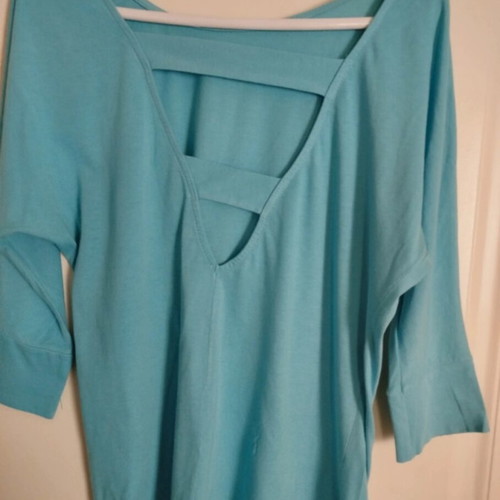 Blouse Pink Woman turquoise, like new, three-quarter sleeve, open back