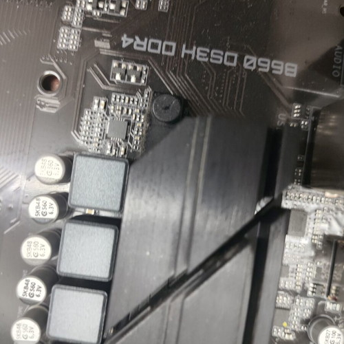 Gigabyte B660 DS3H DDR4 motherboard with i3-12100f and 4GB DDR4 RAM like new