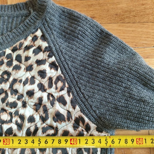 Jucca Grey Wool Cashmere Sweater with Animal Pattern S Like New