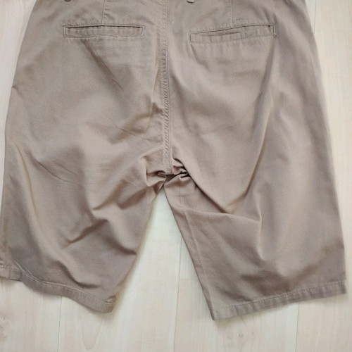 Men's Bermuda shorts used, size small-medium