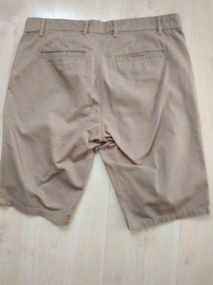 Men's Bermuda shorts used, size small-medium