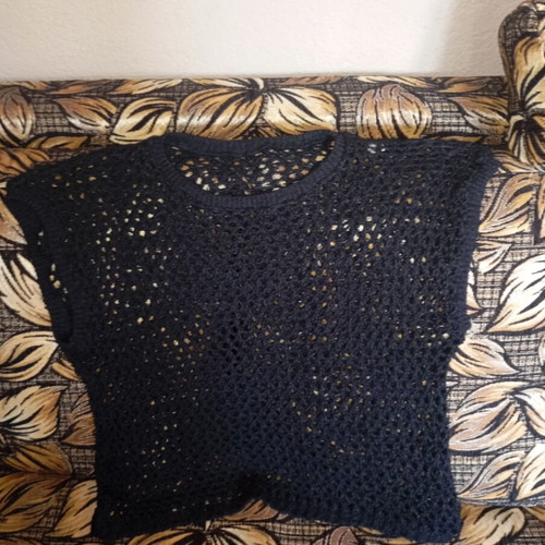Black women's knitted retro sleeveless top with mesh pattern, like new