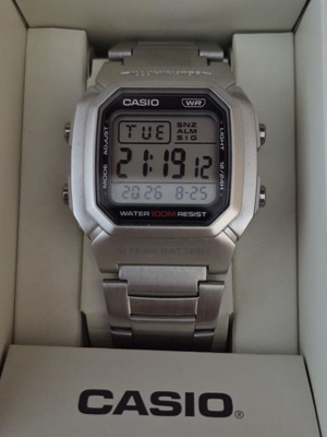Casio W-800HD-1AV watch with stainless steel bracelet
