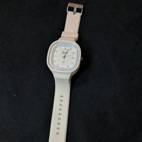 Yaki quartz women's watch white like new