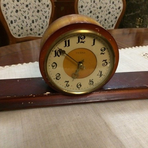 Vesna clock used, table type