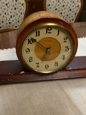 Vesna clock used, table type