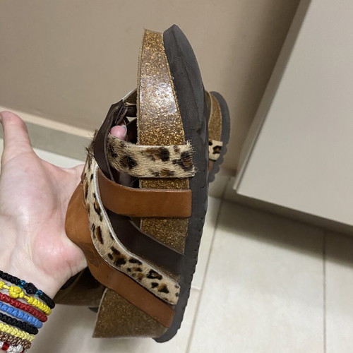 Un Camino de Rosa’s women's slippers like new, leather with natural fur